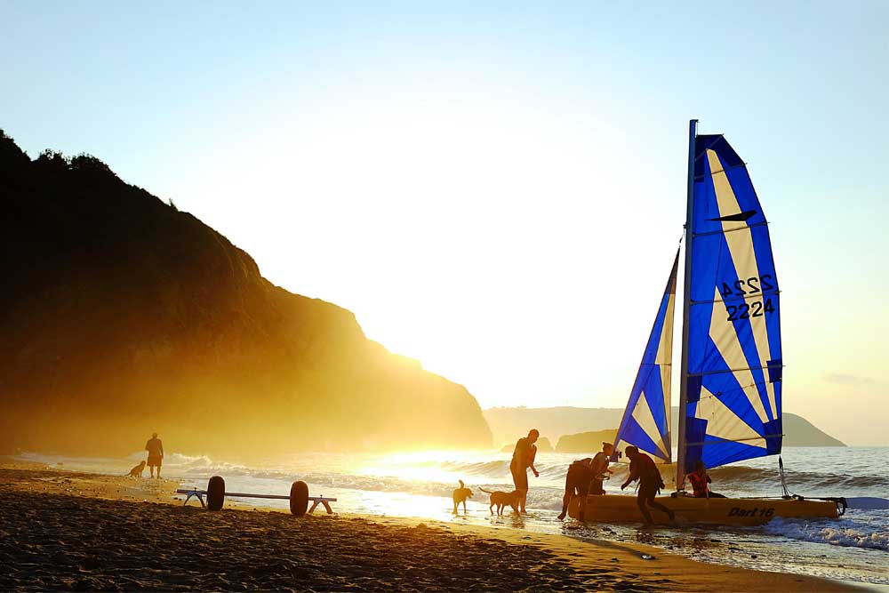 Bryn Berwyn Country House - evening sailing at Tresaith beach