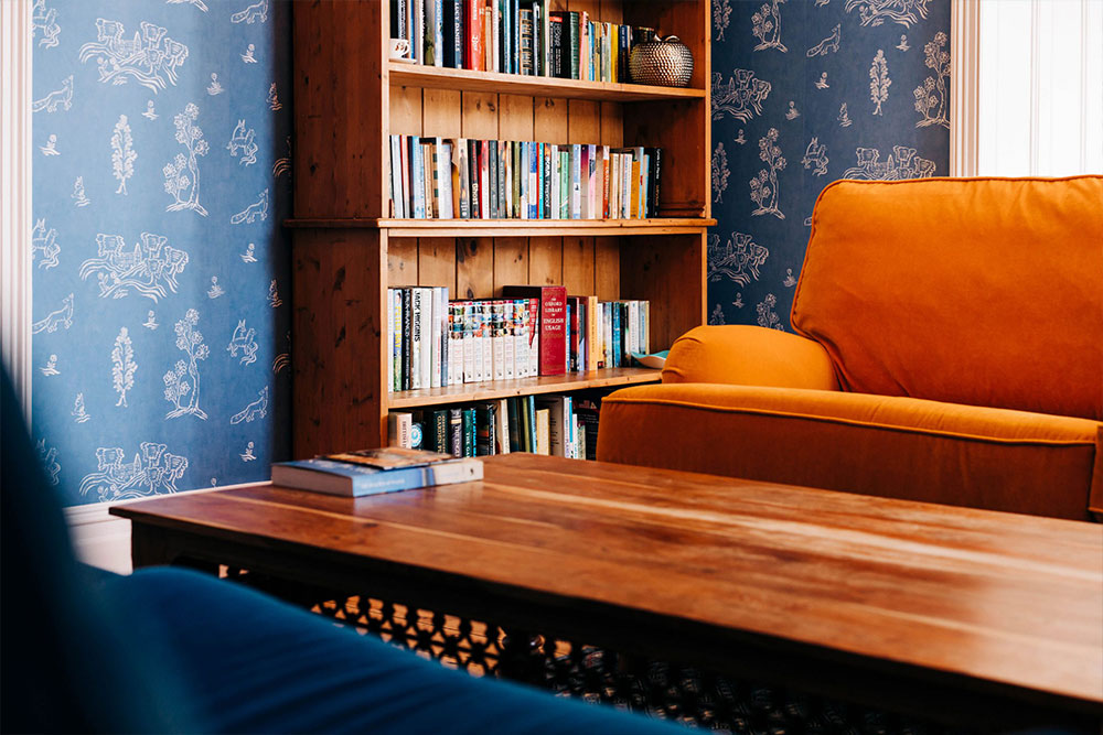 Bryn Berwyn Country House reading lounge