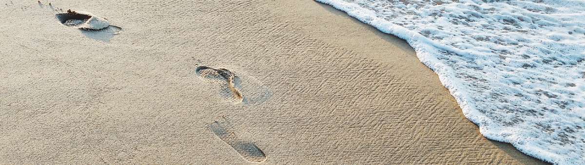 beach foot prints - Bryn Berwyn